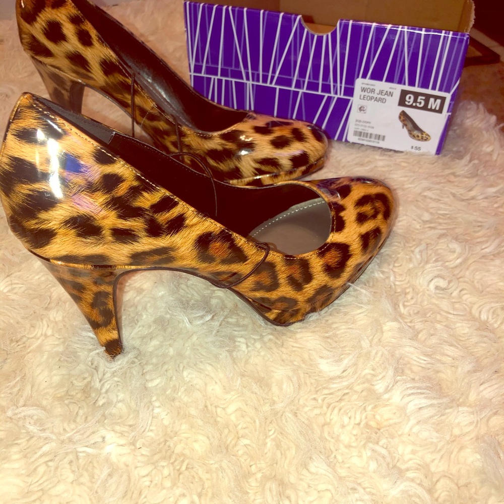 Sexy leopard pumps